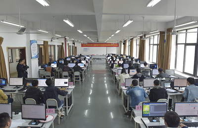 我校学子在市级技能大赛“移动互联网应用软件开发”赛项中勇夺桂冠