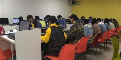 重庆足下软件学院成功承办“巴渝工匠”杯首届重庆市互联网信息技术职业技能竞赛，为重庆软件开发人才搭建高水准竞技舞台